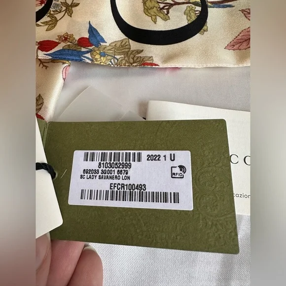 GUCCI 100 Year Limited Edition Silk Scarf Full inclusion Collector’s Piece - Picture 7 of 14